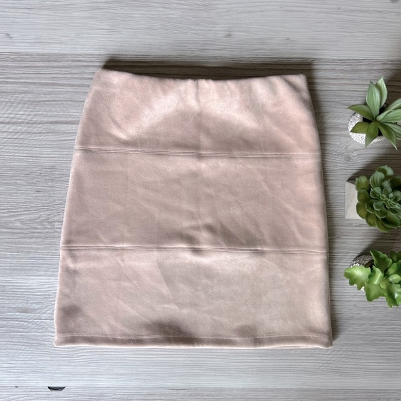 LF faux suede pink mini skirt size M NWT - Picture 6 of 12